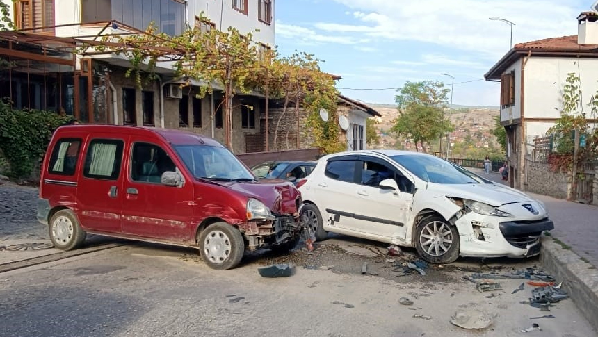 SAFRANBOLU DA TRAFİK KAZASI 2 YARALI Karabük Net Haber