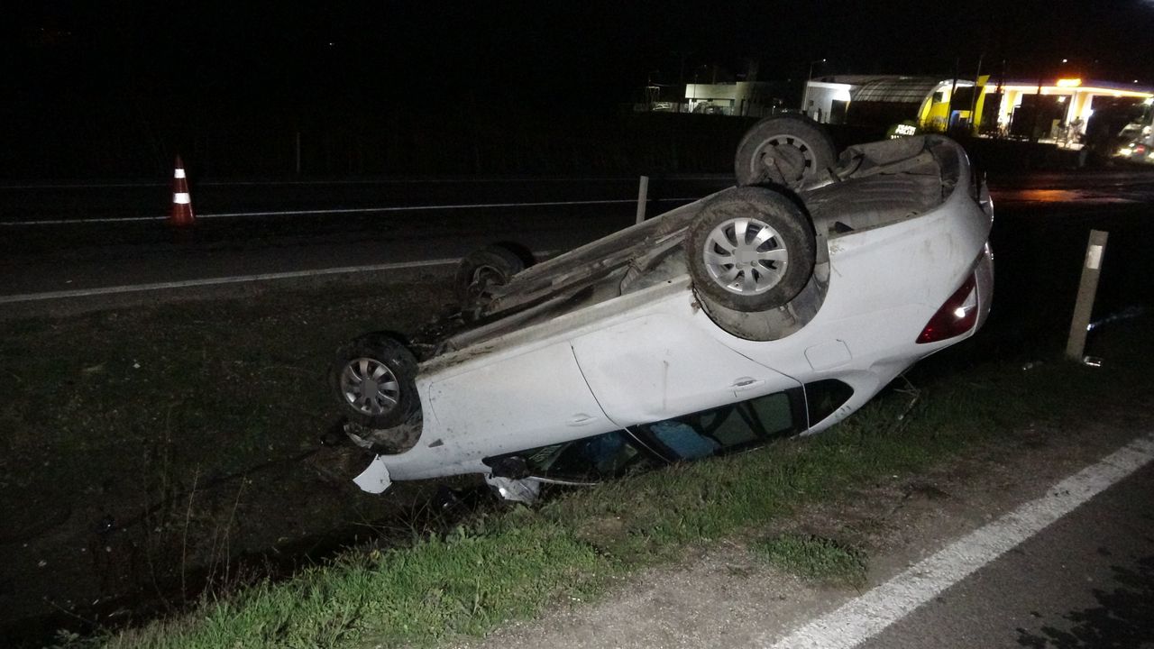 KÖPEĞE ÇARPMAMAK İSTERKEN KAZA YAPTI