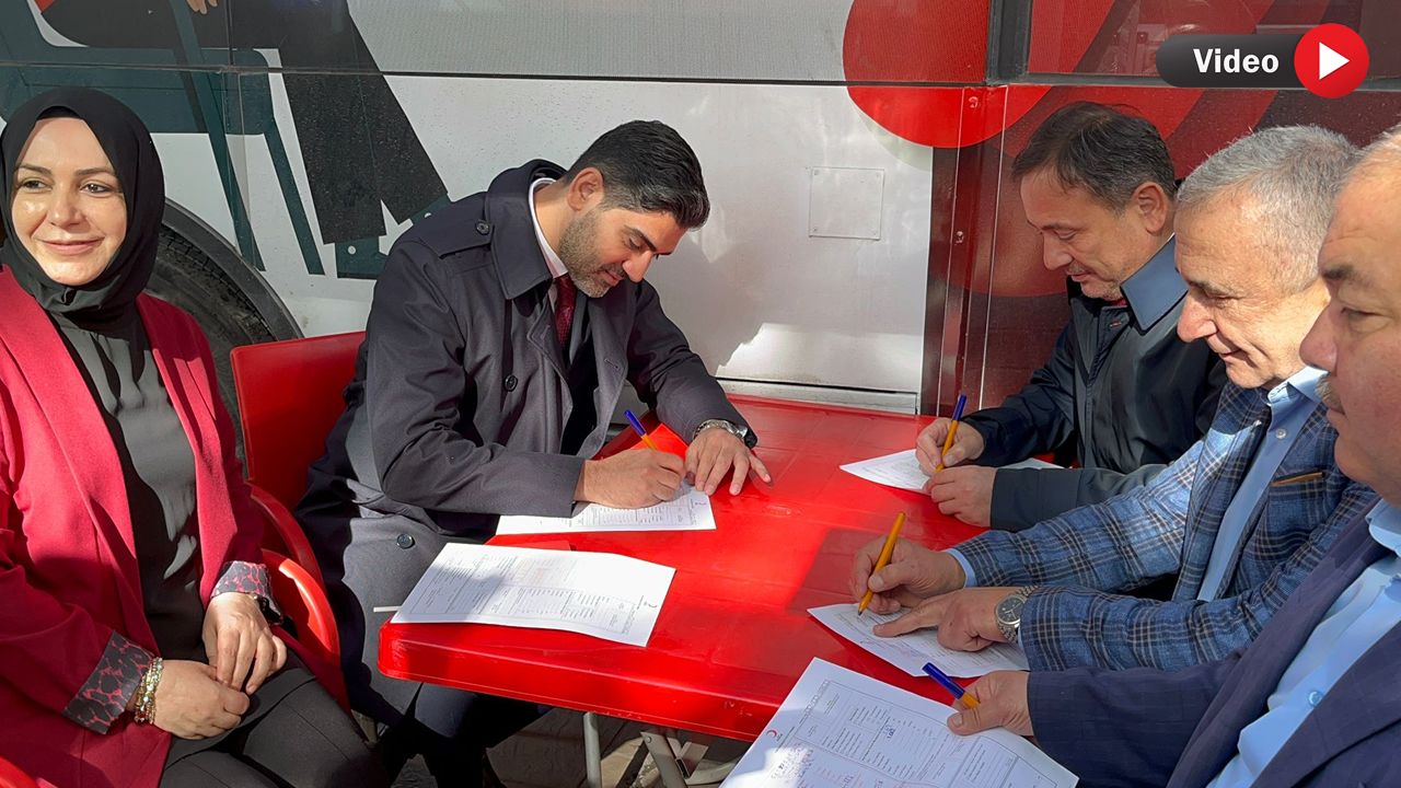 AK PARTİ TEŞKİLATINDAN KIZILAY'A KAN BAĞIŞI