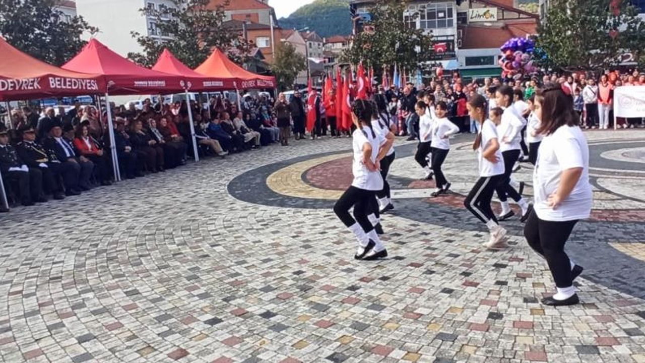 DEVREK'TE 29 EKİM COŞKUSU