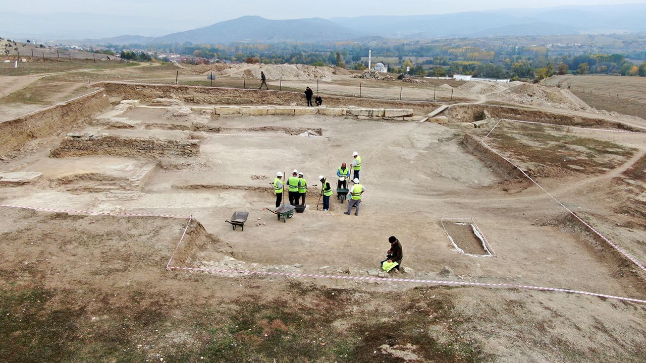 POMPEİOPOLİS ANTİK KENTİ'NDE KAZI ÇALIŞMALARI ARALIKSIZ DEVAM EDİYOR