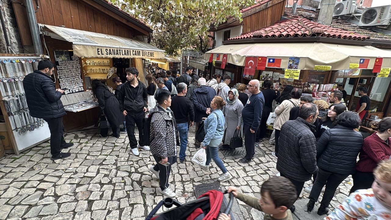 TARİHİ KENTTE HAFTA SONU YOĞUNLUĞU