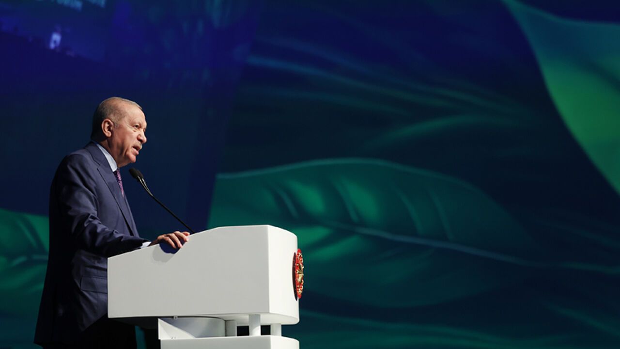 CUMHURBAŞKANI ERDOĞAN SIFIR ATIK FORUMU GALA YEMEĞİNE KATILD
