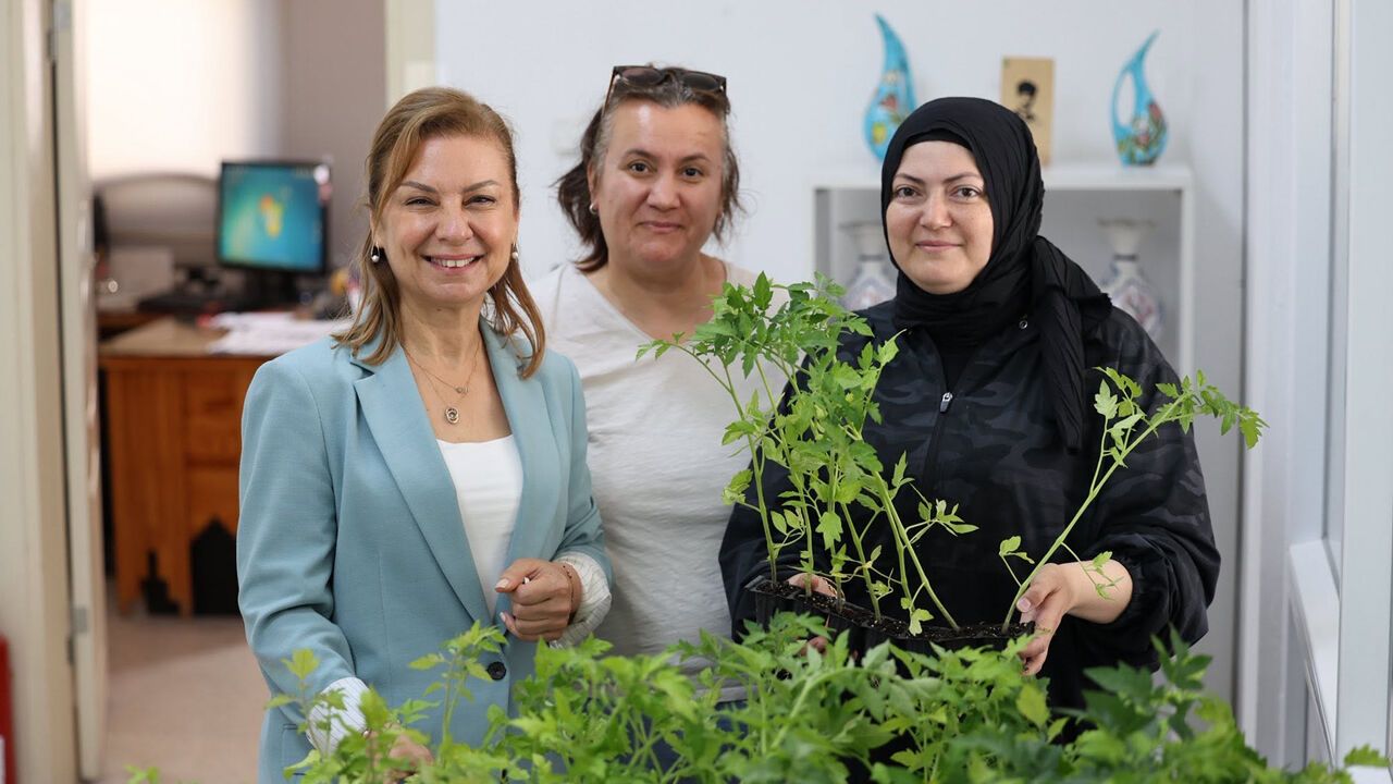 ORGANİK ATA TOHUMU FİDELERİ SAKEM KURSİYERLERİNE DAĞITILDI