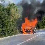 BARTIN’DA SEYİR HÂLİNDEKİ OTOMOBİL ALEV ALDI