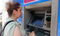 ATM'DE ÖDEME YAPARKEN PARASI ÇALINDI