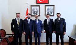 AK PARTİ HEYETİ'NDEN SANAYİ BAKANI KACIR'A ZİYARET