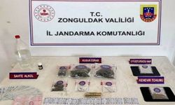 JANDARMA OPERASYONUNDA SAHTE ALKOL VE UYUŞTURUCU YAKALANDI