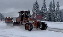 KASTAMONU'NUN YÜKSEK KESİMLERİNDE KAR YAĞIŞI ETKİLİ OLUYOR