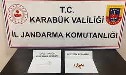 4 KİŞİ ARACINDA SENTETİK HAP İLE YAKALANDI