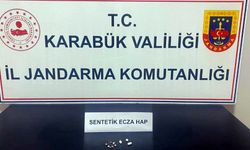 JANDARMA ŞÜPHELİ ŞAHSIN ÜSTÜNDE UYUŞTURUCU ELE GEÇİRDİ