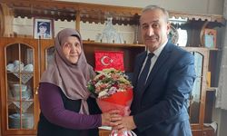 MİLLİ EĞİTİM MÜDÜRÜ AKBAŞ ANNELER GÜNÜNDE ŞEHİT AİLESİNİ YALNIZ BIRAKMADI