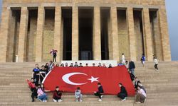 KASTAMONULU ÖĞRENCİLERDEN ANITKABİR ZİYARETİ
