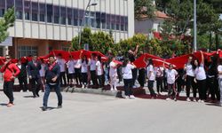 ÇANKIRI'DA GENÇLER 19 MAYIS'TA TÜRK BAYRAKLARI İLE YÜRÜDÜ