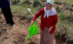 HUZUREVİ SAKİNLERİ VE SEVGİ EVİ ÇOCUKLARI FİDAN DİKTİ