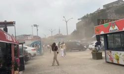 AMASRA'DA FIRTINA TOZU DUMANA KATTI