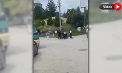 KIZLARIN "ERKEK MESELESİ" SOKAK KAVGASINA DÖNÜŞTÜ