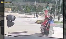 MOTOSİKLET ÜZERİNDE 3 ÇOCUKLA TEHLİKELİ YOLCULUK