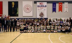 GENÇ KIZLAR B VOLEYBOL MÜSABAKALARI SONA ERDİ
