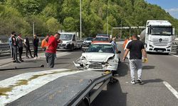 OTO KURTARICI İLE OTOMOBİL ÇARPIŞTI 3 KİŞİ YARALANDI