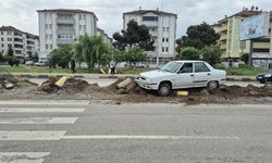 REFÜJE ÇIKAN OTOMOBİLİN SÜRÜCÜSÜ OLAY YERİNDEN KAÇTI