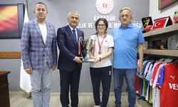AYŞE NAZ AÇIKGÖZ'DEN TÜRKİYE SATRANÇ ŞAMPİYONASINDA BÜYÜK BAŞARI