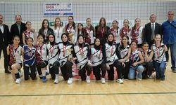 19 MAYIS VOLEYBOL TURNUVASI SONA ERDİ
