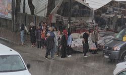ZONGULDAKLILAR SAĞANAK YAĞIŞA HAZIRLIKSIZ YAKALANDI