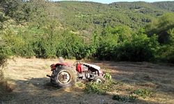 BOLU'DA TRAKTÖR ŞARAMPOLE YUVARLANDI 1 KİŞİ HAYATINI KAYBETTİ 3 KİŞİ YARALANDI