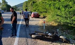 ÇAYCUMA'DA OTOMOBİL MOTOSİKLETE ÇARPTI 2 YARALI