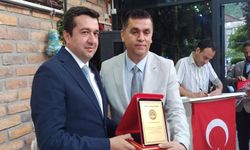 DEVREK KAYMAKAMI VEDA YEMEĞİNDE GÖZ YAŞLARINI TUTAMADI