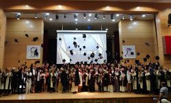 GELECEĞİN SAĞLIKÇILARI MEZUN OLDU