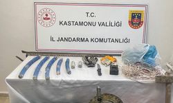 KASTAMONU'DA KAÇAK DEFİNE AVCILARINA SUÇ ÜSTÜ 2 KİŞİ TUTUKLANDI
