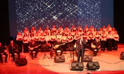 ÖĞRETMENLERDEN TÜRKÜ KONSERİ
