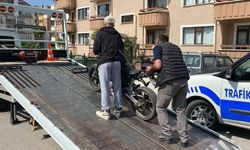 TEK TEKER ŞOV YAPTI POLİSE YAKALANDI
