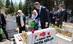 VALİ YAVUZ 15 TEMMUZ ŞEHİDİ METİN ARSLAN’IN KABRİNİ ZİYARET ETTİ