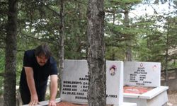 81 İLDEKİ ŞEHİT KABİRLERİNİ ZİYARET ETTİ