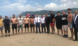 BARTIN'DA YAĞLI DİREK YARIŞMASI DÜZENLENDİ