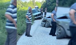 ÇATALZEYTİN'DE 2 OTOMOBİL ÇARPIŞTI 1 YARALI