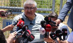 FACİADA YAKINLARINI KAYBEDEN AVUKAT TORUNLARIMIN MEZARINA 3'ER BALON BIRAKIYORUM