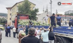 YENİCE’DE HALKA BİR TIR DOLUSU KARPUZ DAĞITILDI