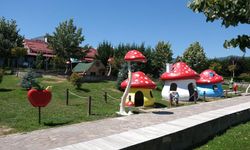MİNİKLERİN PARKI YENİLENDİ
