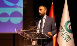 BARÜ REKTÖRÜ TÜRK DİLİNİN ZENGİNLİĞİNİ ANLATTI