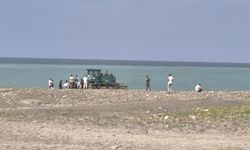 SAHİLDEKİ KADINI EZEN İŞ MAKİNESİ OPERATÖRÜ TUTUKLANDI