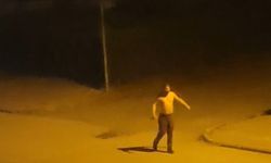 SOKAK ORTASINDA ELİNDE BIÇAKLA BAĞIRAN ŞAHIS GÖZALTINDA
