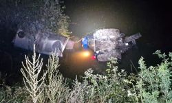 TRAKTÖR IRMAĞA DEVRİLDİ