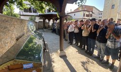 ÜZERİNE AĞAÇ DÜŞEN KARABÜKLÜ GENÇ ÖĞRETMEN TOPRAĞA VERİLDİ