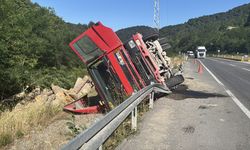 ZONGULDAK'TA TOMRUK YÜKLÜ TIR DEVRİLDİ