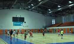 AY YILDIZ SPOR VE YAŞAM MERKEZİ HALKA HİZMET VERİYOR