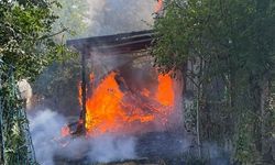 ÇAYCUMA'DA BİR EVİN ÖNCE BAHÇESİ SONRA ÇATISI YANDI